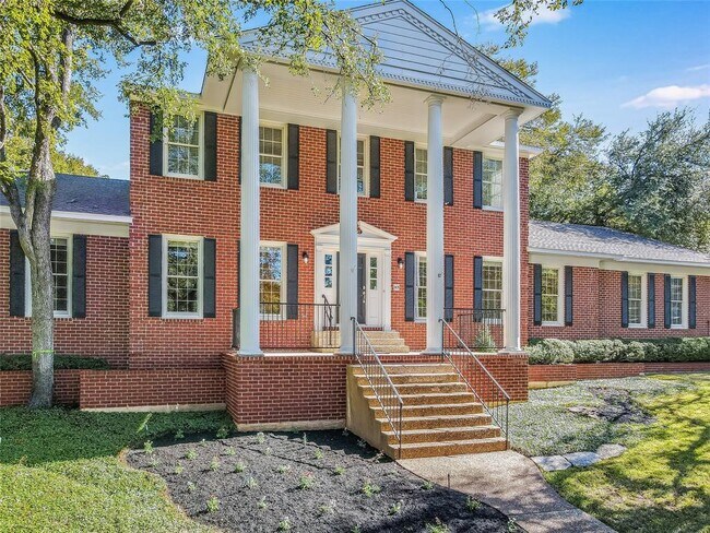 Building Photo - 203 Wallis Dr