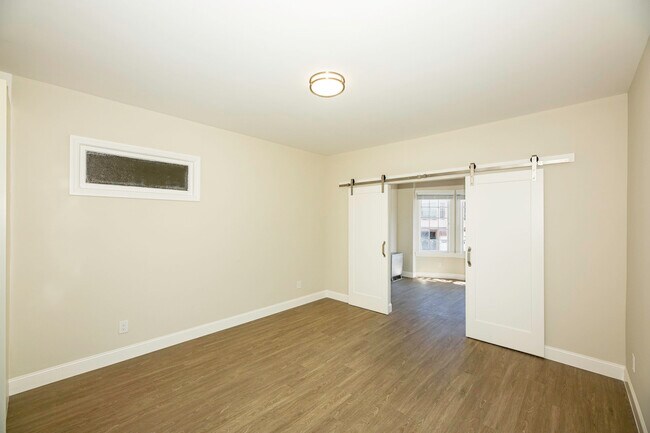 Building Photo - 337 10th Avenue