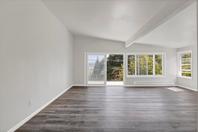 Photo - 10607 Des Moines Memorial Dr S Apartments