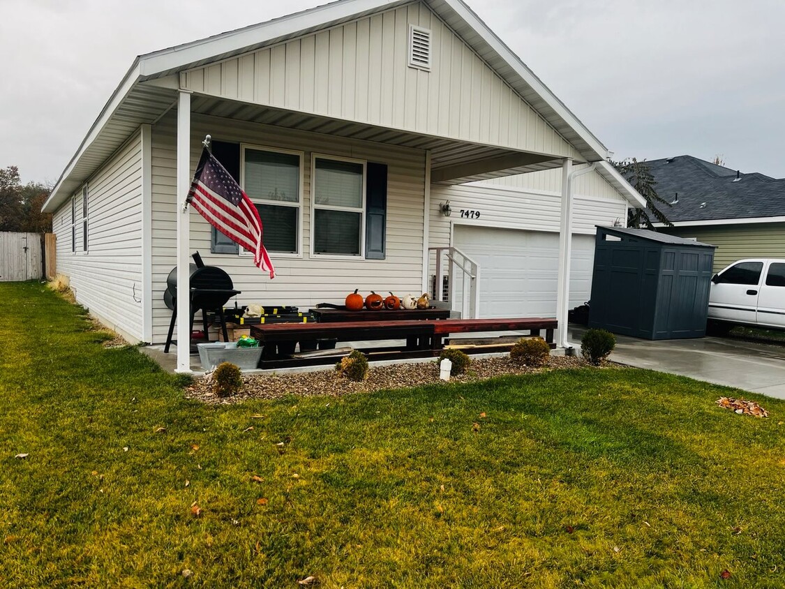 Primary Photo - Beautiful Home in Boise