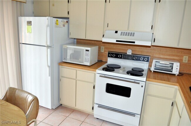 Foto del edificio - 4110 Looking Glass Ln