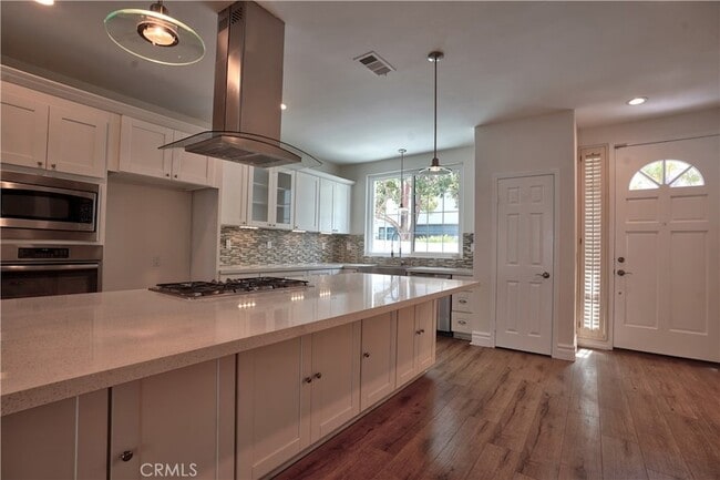 Building Photo - 7401 Seabluff Dr