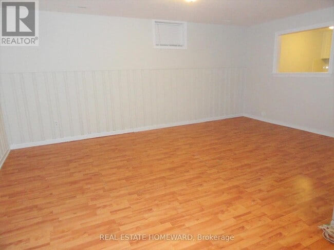 Building Photo - 30 Baybrook Crescent