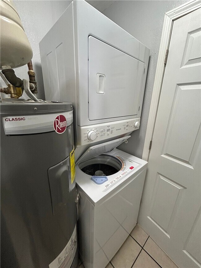 Foto del edificio - 1414 S Powell St