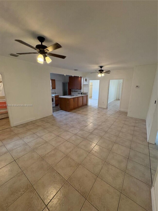 Foto del edificio - 3021 NW 66th St
