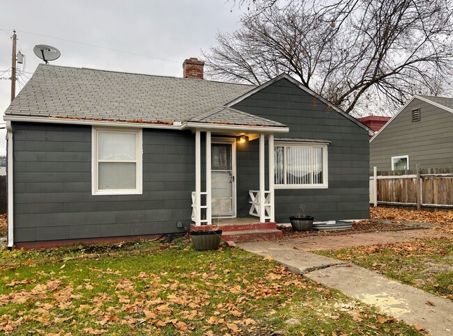 Foto del edificio - 5617 E Parkwater Ave