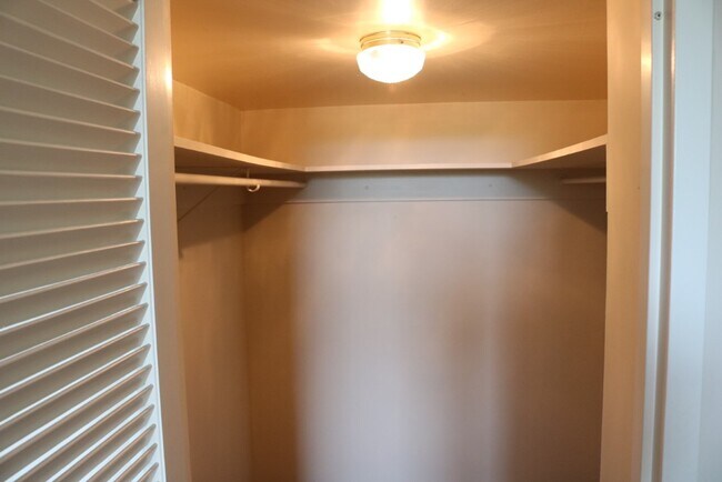 Walk in closet - 101 S Hanover Ave