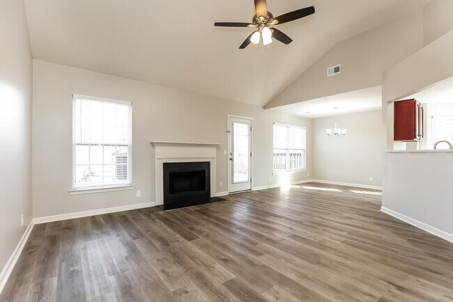 Building Photo - 6769 Ascot Dr
