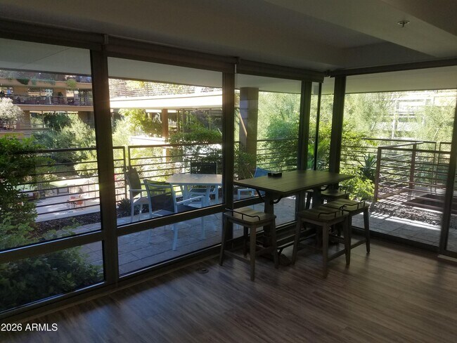 Foto del edificio - 7137 E Rancho Vista Dr