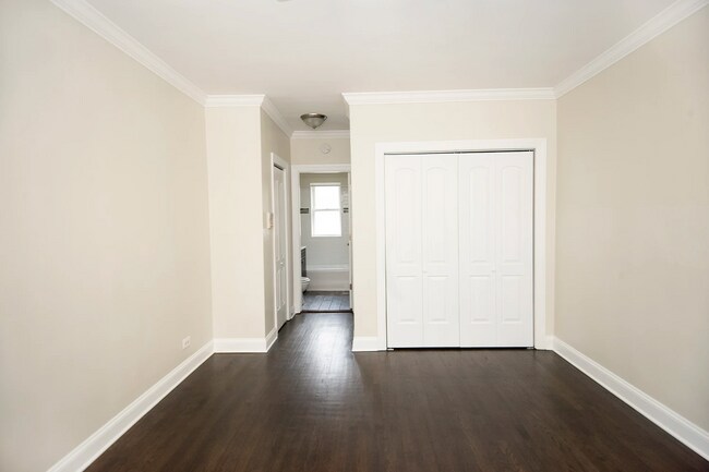 Foto del edificio - 3821 N Greenview Ave