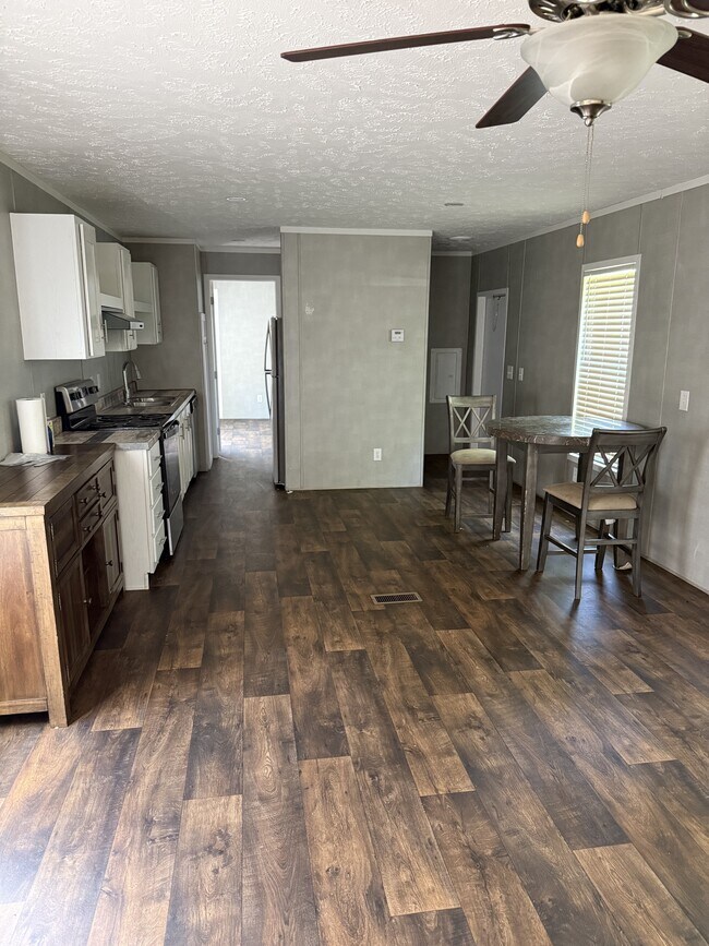 Foto del edificio - 4455 Middle St