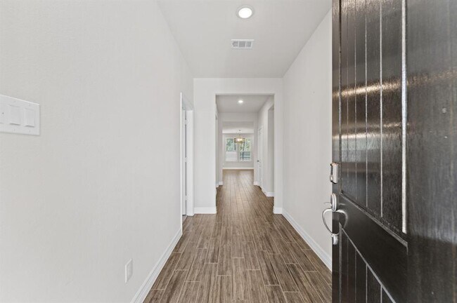 Building Photo - 415 Northern Pike Dr