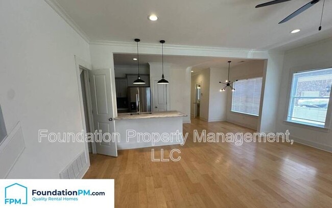 Building Photo - 5024 Wilburn Ave