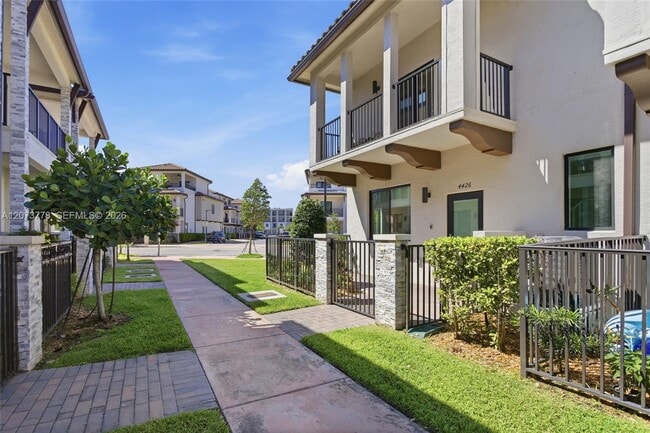 Foto del edificio - 4426 NW 83rd Pkwy