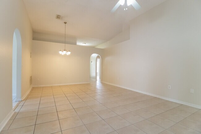Building Photo - 2945 Elbib Dr