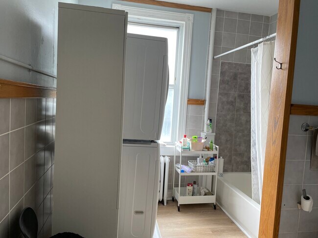 bathroom - 1204 John St