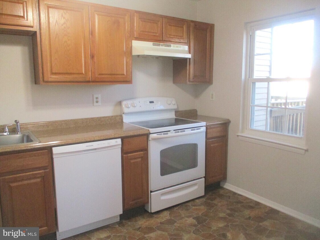 1026 Cape Splitt Harbour, Pasadena, MD 21122 Townhome Rentals in