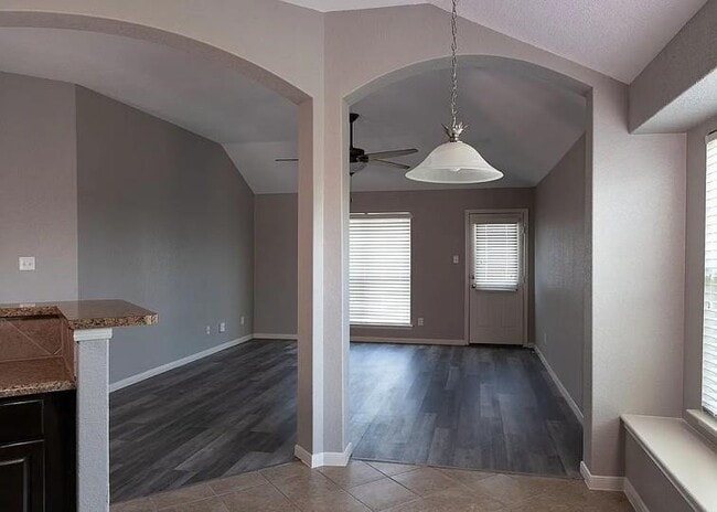 Building Photo - 7703 Redstone Manor