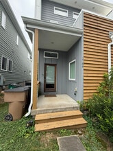 Building Photo - 2166 Byrum Ave
