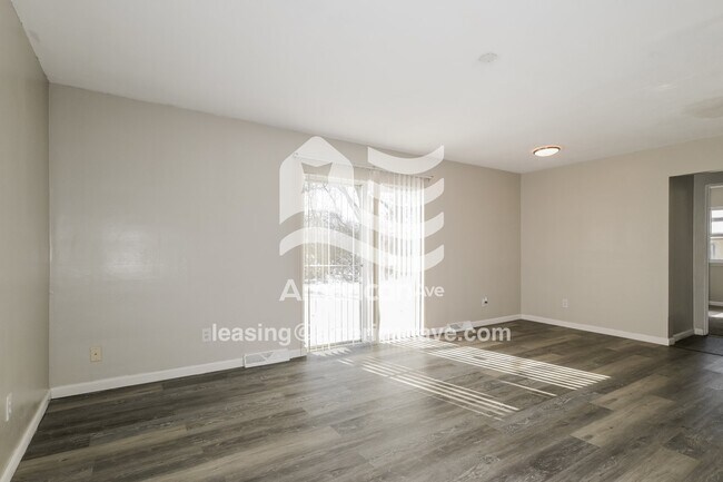 Building Photo - 126 Alice Dr