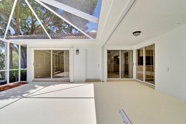 Building Photo - 11301 Myrtle Oak Ct