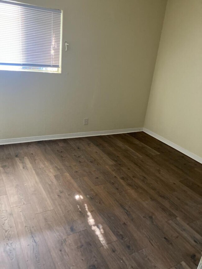 Bedbedroom 1 - 1334 W 104th St