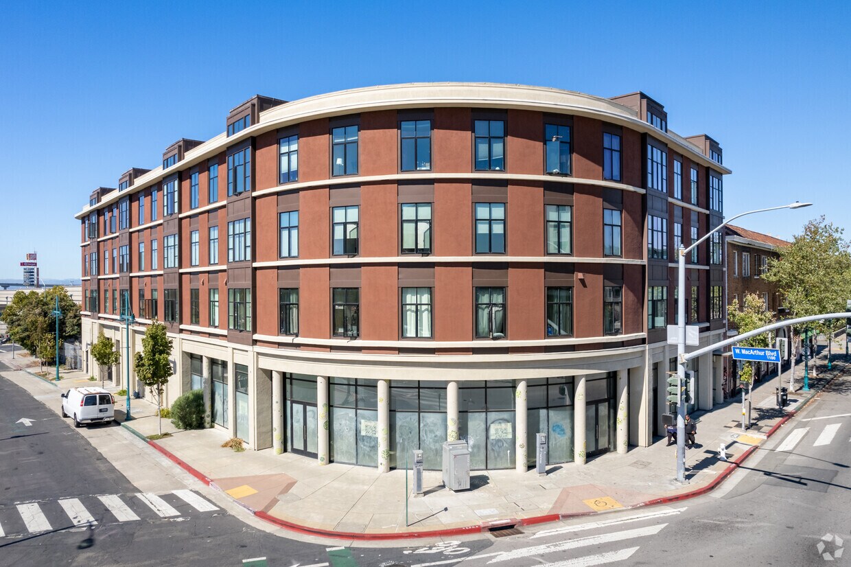 Primary Photo - Adeline Place