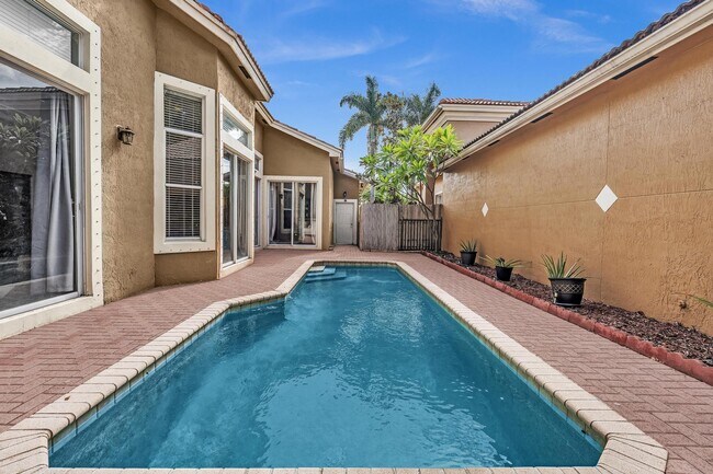 Foto del edificio - 5828 NW 121st Ave
