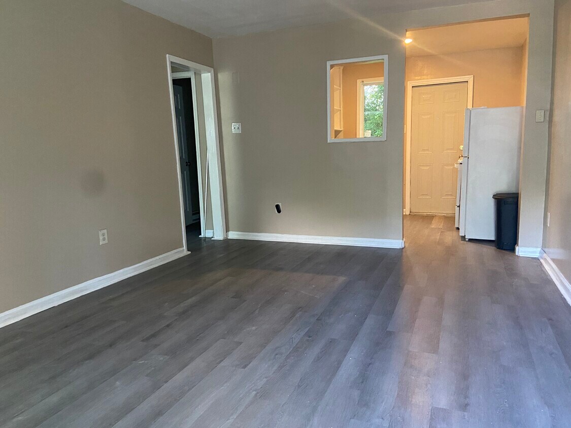 Foto principal - 1108 Saint James St