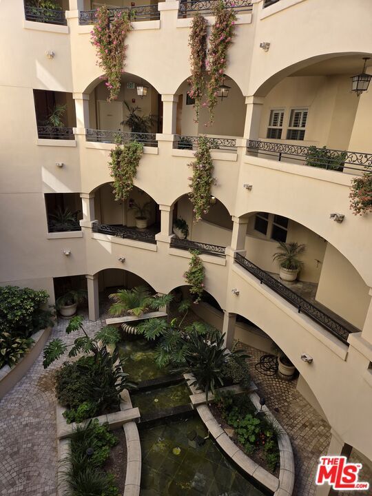 Foto del edificio - 10364 Almayo Ave