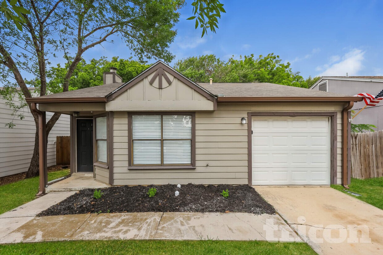 Foto principal - 4111 Sunrise Crest Dr