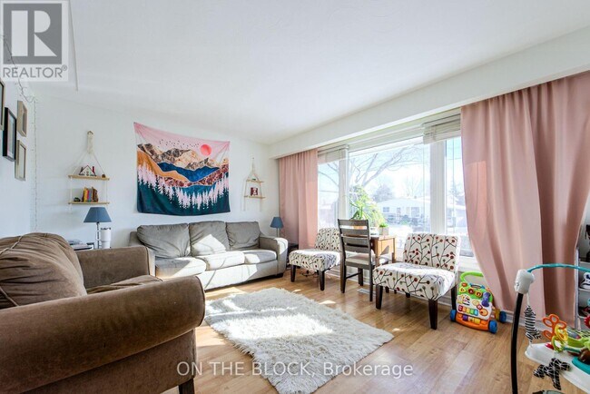 Photo du bâtiment - 151 Nugent Dr