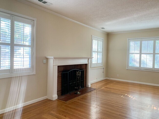 Foto del edificio - Exceptional Mountain View Home with Guest Suite Near Downtown