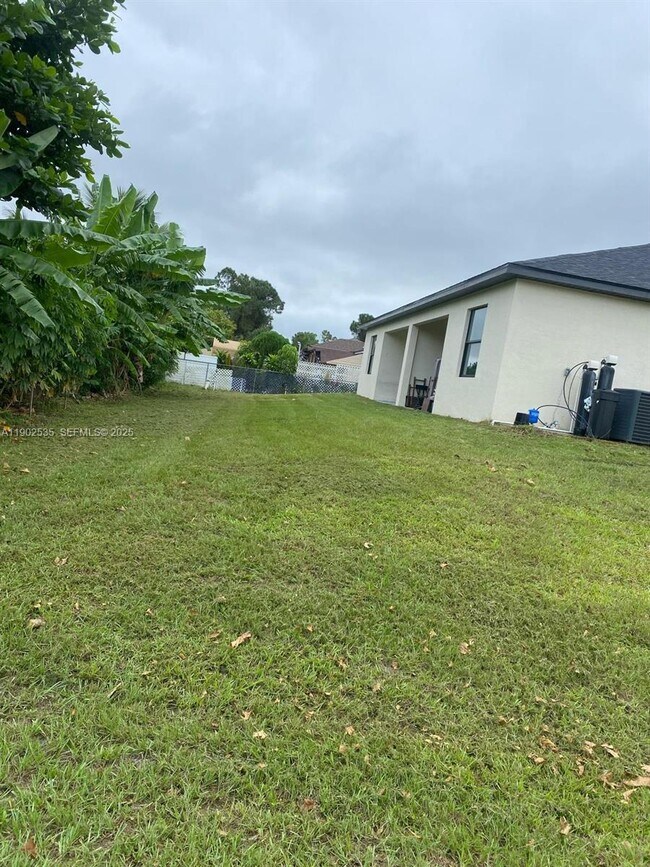 Foto del edificio - 4660-4662 26th St SW