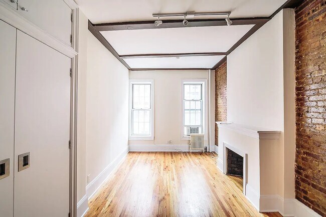 Foto del edificio - 220 Sullivan St