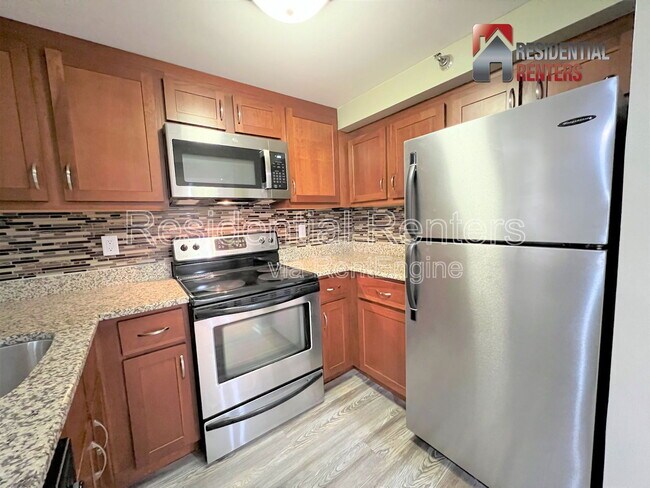 Building Photo - 270 E Highland Ave
