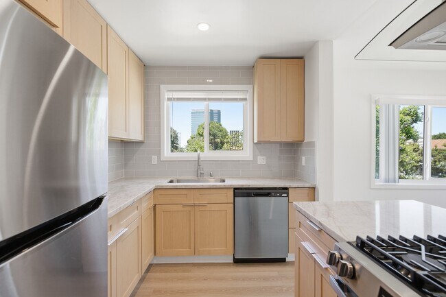 Foto del edificio - 4321 Saugus Ave