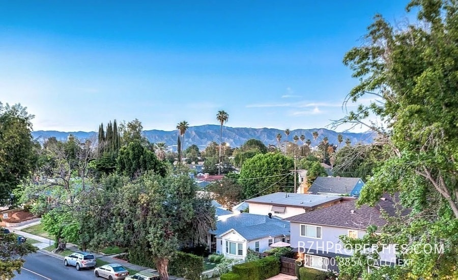 Foto del edificio - 4429 Tujunga Ave