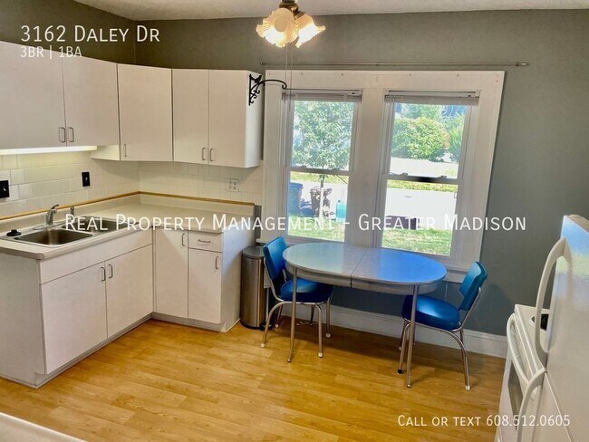 Foto del edificio - 3162 Daley Dr