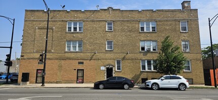 Building Photo - 3752 W Division St