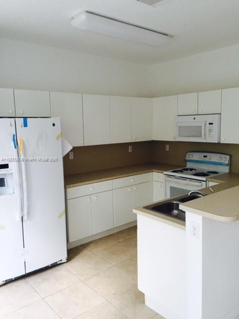 Foto del edificio - 7912 NW 107 Ct