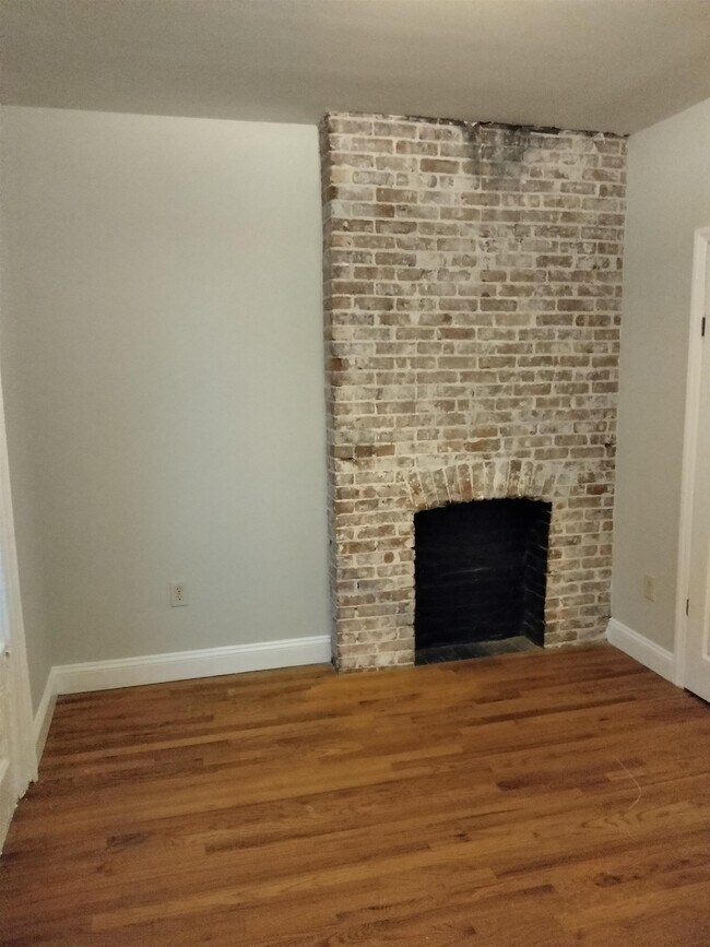 Building Photo - 602 Grove St