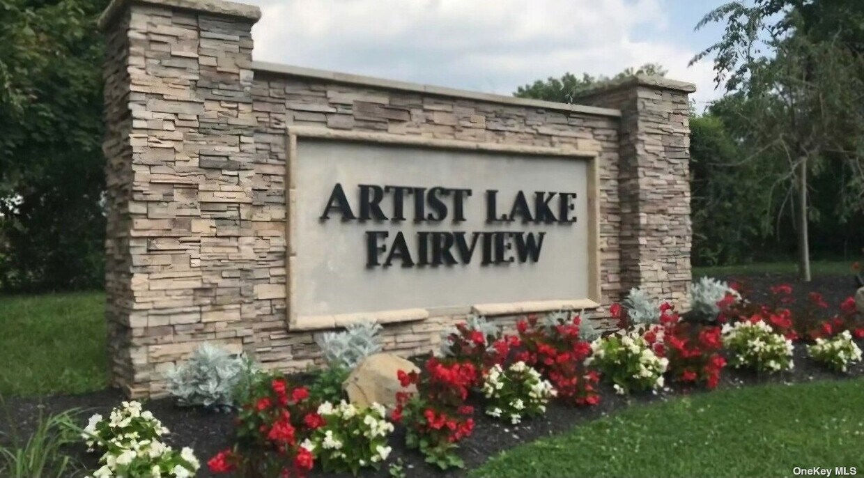 Primary Photo - 359 Artist Lake Dr
