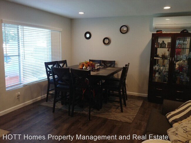 Foto del edificio - 3 br, 1.5 bath House - 1513 H Street