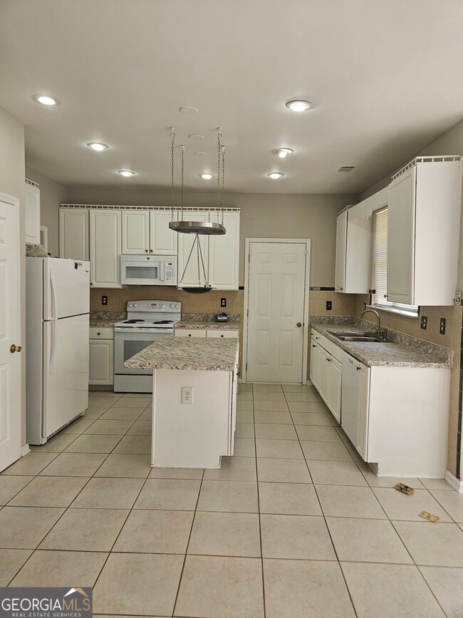 Foto del edificio - 6865 Breeze Dr