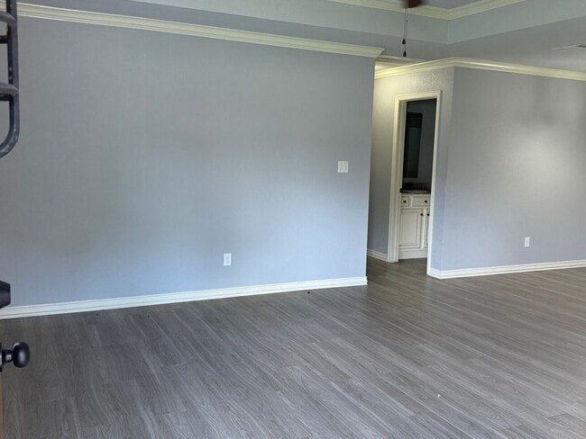 Building Photo - Hatcher-1118 (AG*)