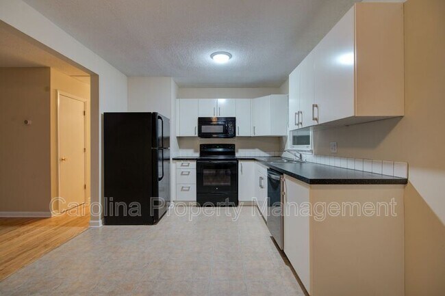 Foto del edificio - 421 E McLelland Ave
