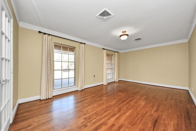 Foto del edificio - 6159 Ella Lee Ln