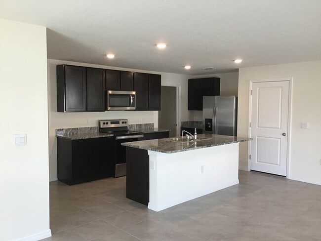 Building Photo - 2727 Rock Sound St