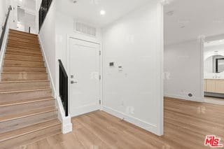 Building Photo - 1541 1/2 Hi Point Street, Los Angeles, CA 90035 - 3 BR 4 BA house
